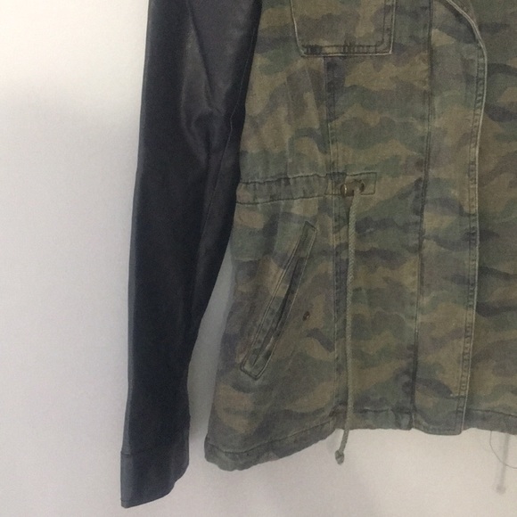 Sans Souci Camo Utility Jacket - Picture 5 of 7